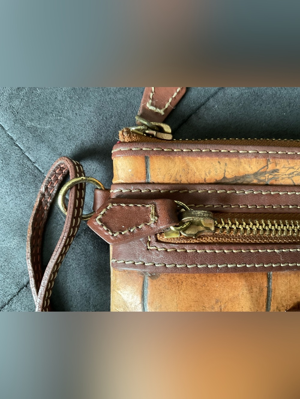 Dooney & Bourke Croc Embossed Vintage Wristlet Wallet Cognac Y2K - Picture 4 of 14